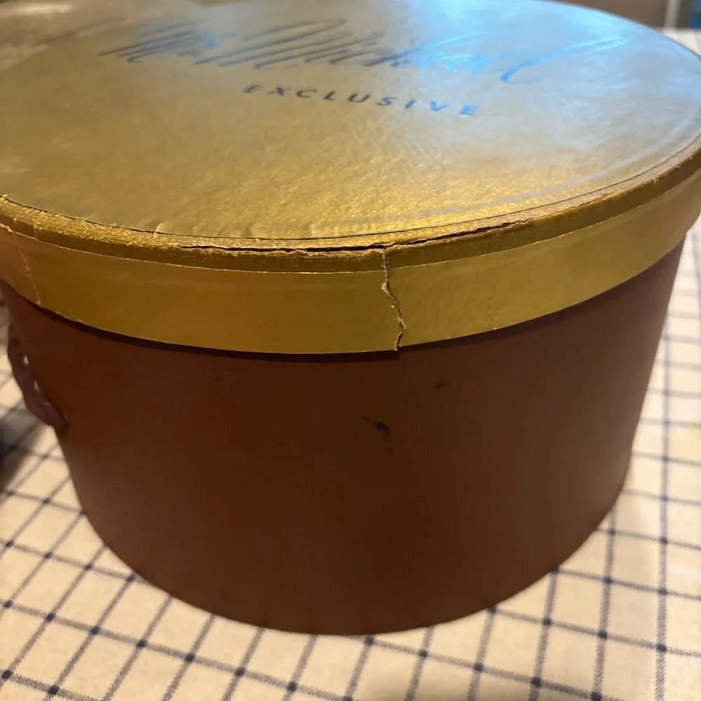 3 Vintage Hat Boxes - Picture 6 of 8